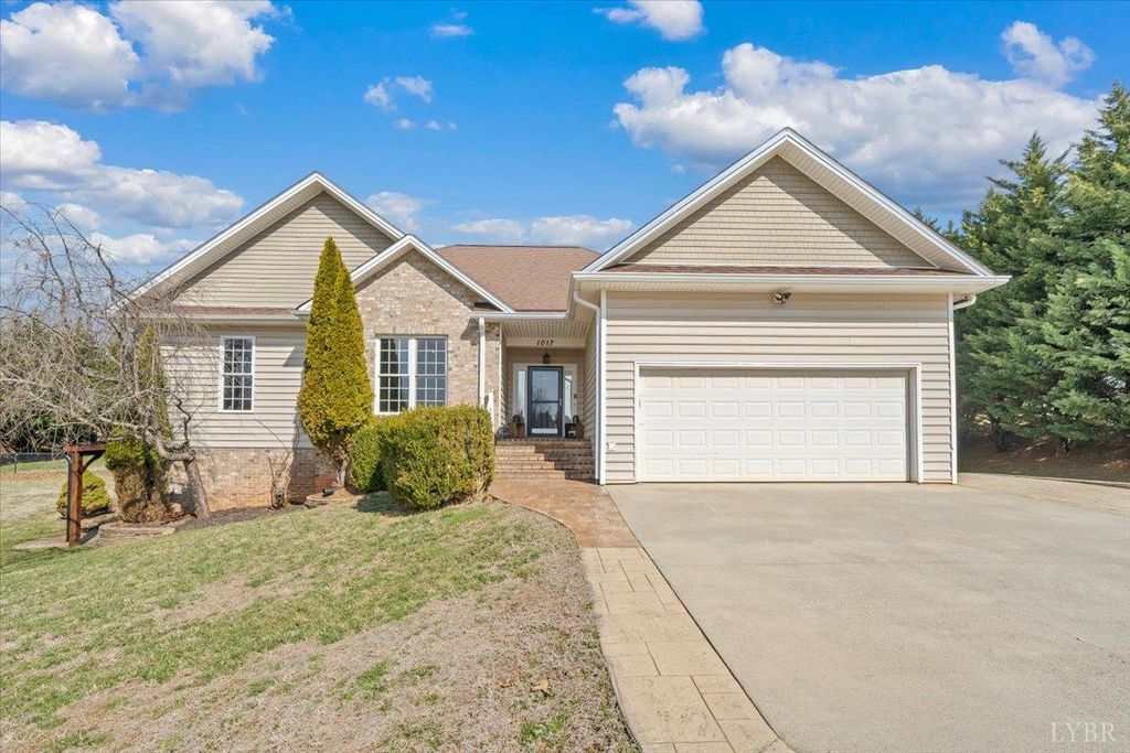 1017 Hooper Woods Drive, Forest, VA 24551