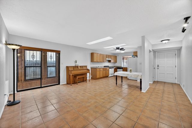 5516 Delhi Street NE, Albuquerque, NM 87111