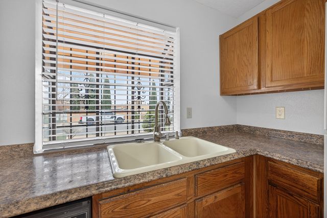 5516 Delhi Street NE, Albuquerque, NM 87111