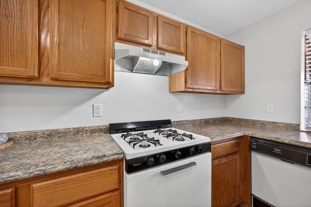 5516 Delhi Street NE, Albuquerque, NM 87111