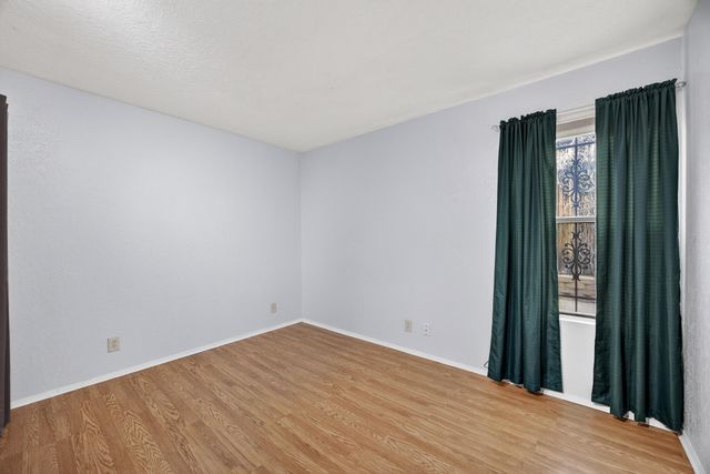 5516 Delhi Street NE, Albuquerque, NM 87111