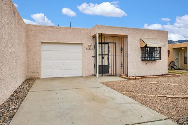 5516 Delhi Street NE, Albuquerque, NM 87111