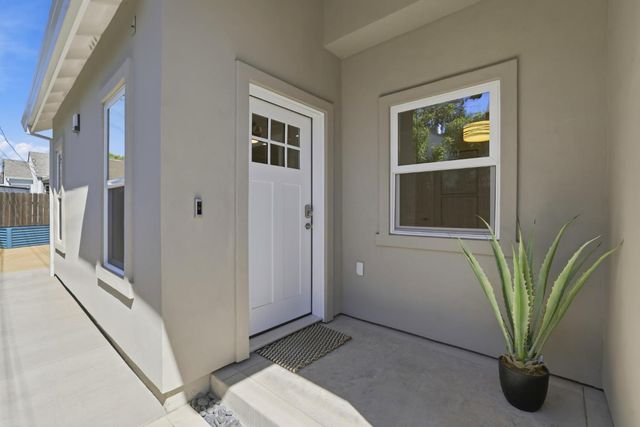 3025 7th Ave, Sacramento, CA 95817