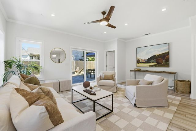 3025 7th Ave, Sacramento, CA 95817