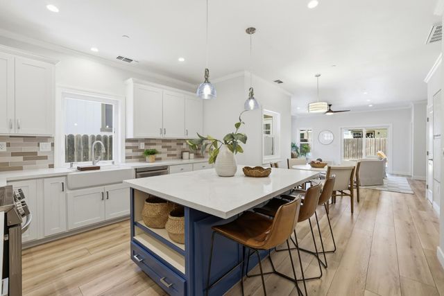 3025 7th Ave, Sacramento, CA 95817