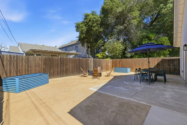 3025 7th Ave, Sacramento, CA 95817