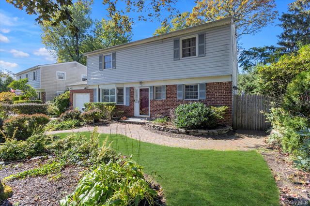 23 Skyview Place, Melville, NY 11747