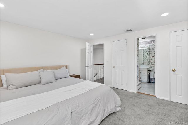 23 Skyview Place, Melville, NY 11747