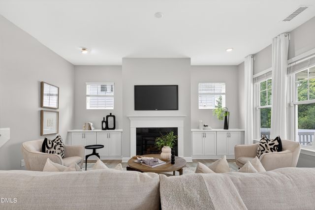 600 Ressler Street, Holly Springs, NC 27540