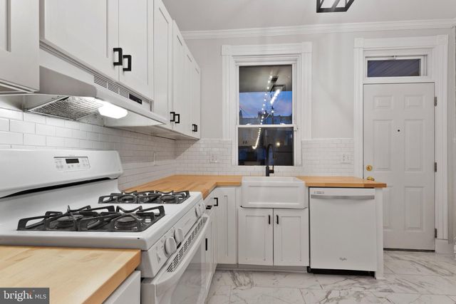 2802 GUILFORD AVE, Baltimore, MD 21218