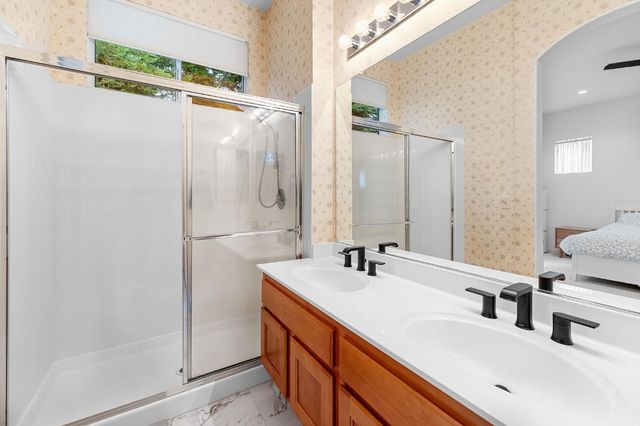 124 Montgomery St, Roseville, CA 95678