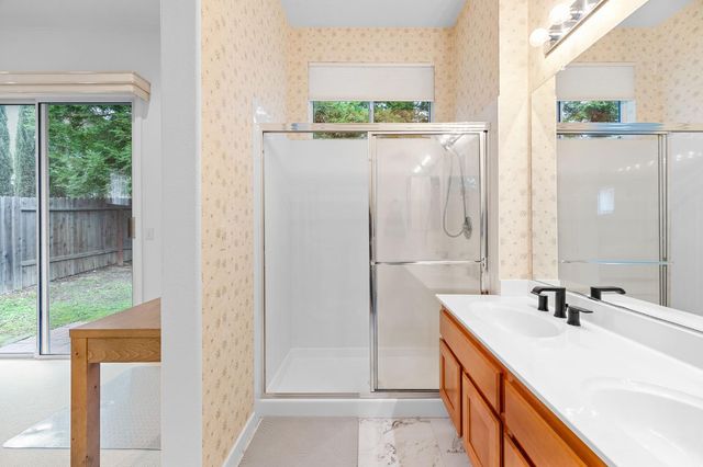 124 Montgomery St, Roseville, CA 95678