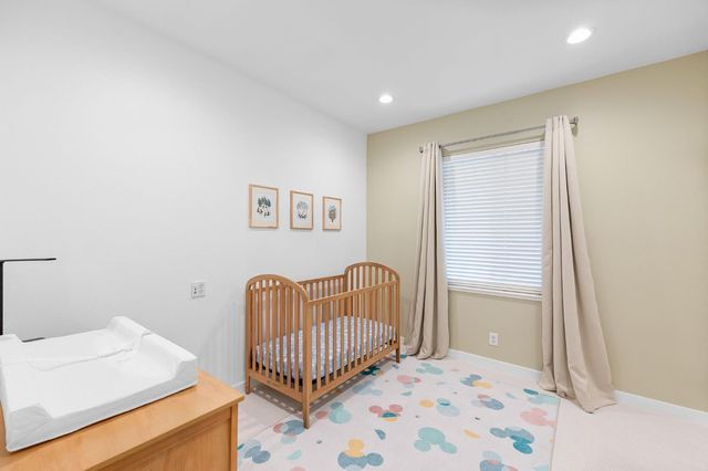 124 Montgomery St, Roseville, CA 95678