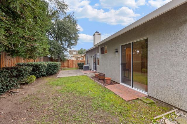 124 Montgomery St, Roseville, CA 95678