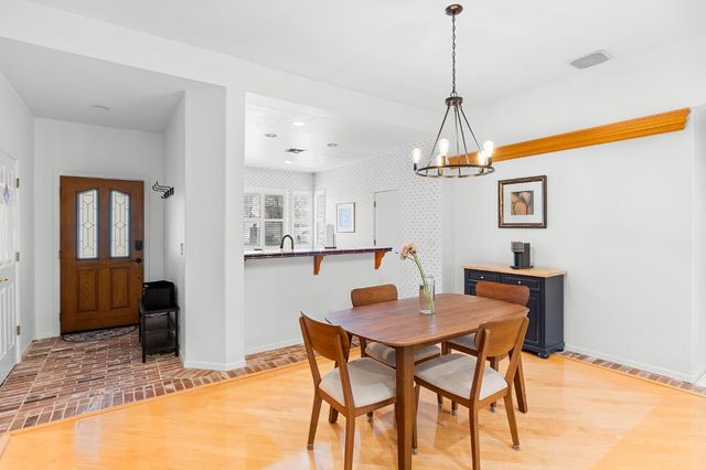 124 Montgomery St, Roseville, CA 95678