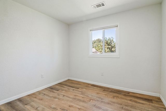 2405 Jasmin Ave, Modesto, CA 95350