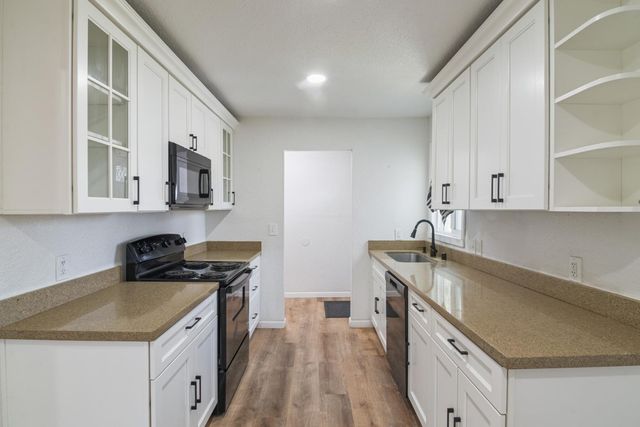 2405 Jasmin Ave, Modesto, CA 95350