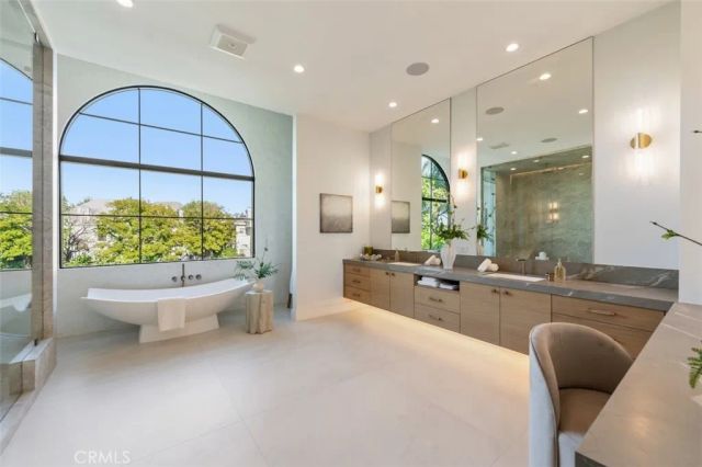 4645 Westchester, Woodland Hills, CA 91364