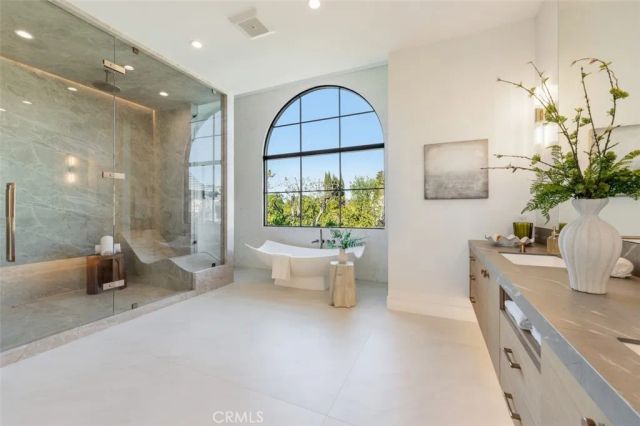 4645 Westchester, Woodland Hills, CA 91364