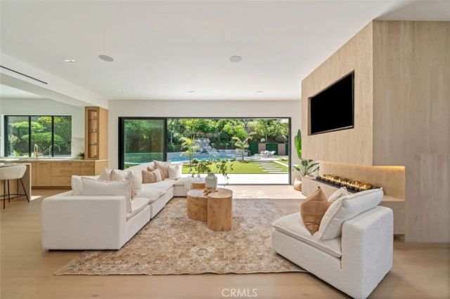 4645 Westchester, Woodland Hills, CA 91364
