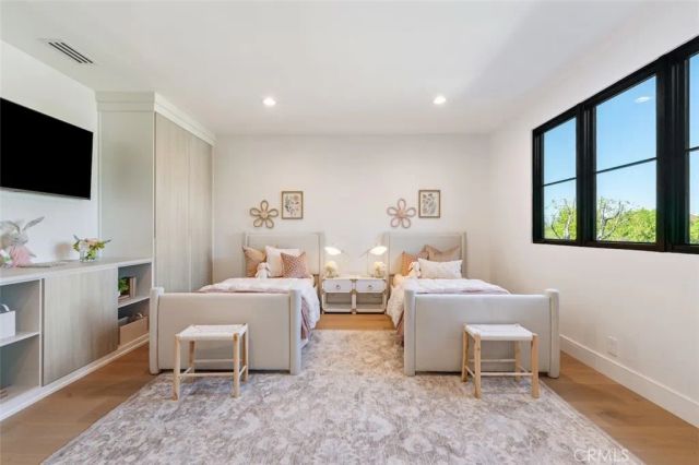 4645 Westchester, Woodland Hills, CA 91364