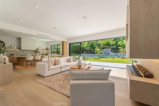 4645 Westchester, Woodland Hills, CA 91364