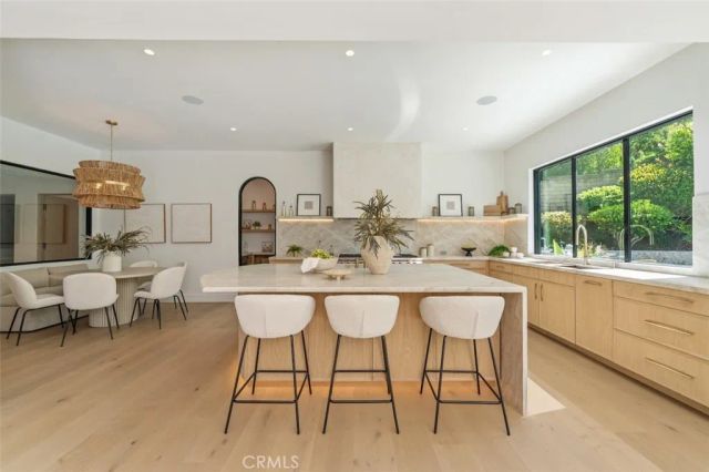4645 Westchester, Woodland Hills, CA 91364