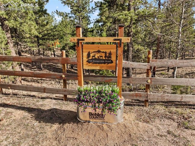 738 Rangeview Road, Divide, CO 80814