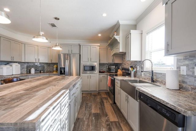 108 Daniel DR, Bertram, TX 78605