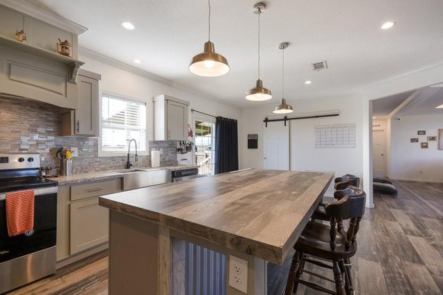 108 Daniel DR, Bertram, TX 78605