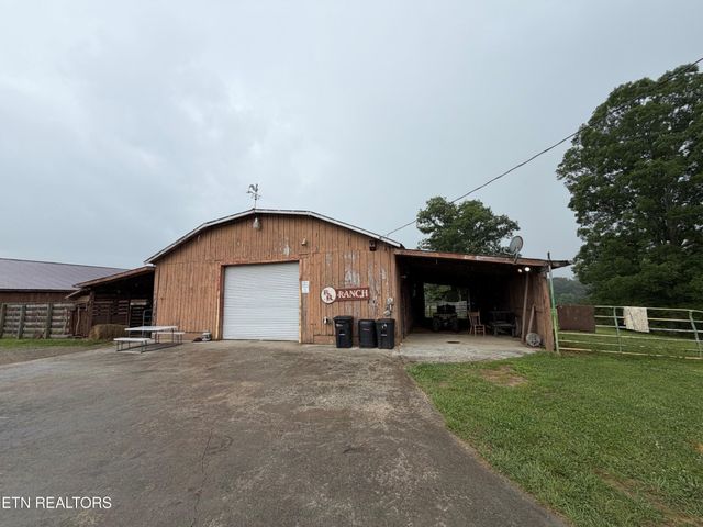 1041 Walt Reed Rd, Grandview, TN 37337