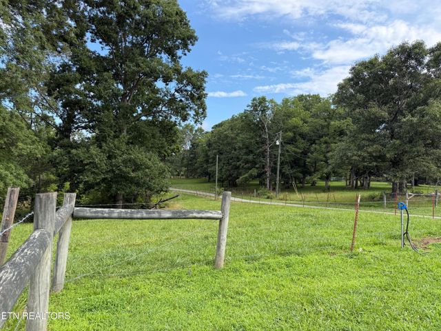1041 Walt Reed Rd, Grandview, TN 37337