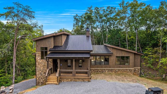 2118 Megan Ridge Drive, Sevierville, TN 37862