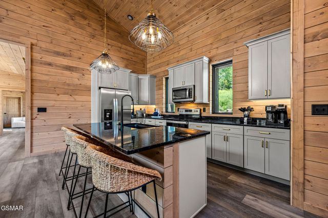 2118 Megan Ridge Drive, Sevierville, TN 37862