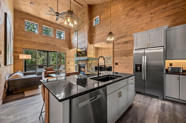 2118 Megan Ridge Drive, Sevierville, TN 37862