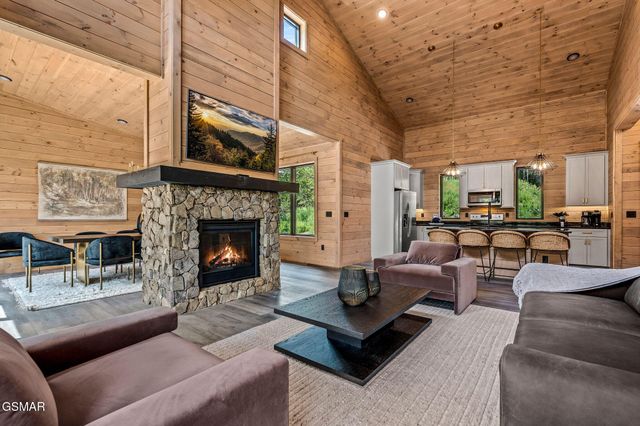 2118 Megan Ridge Drive, Sevierville, TN 37862