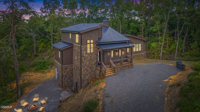 2118 Megan Ridge Drive, Sevierville, TN 37862