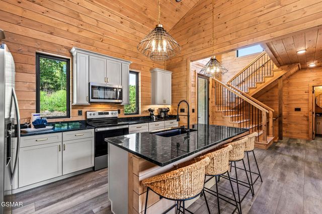 2118 Megan Ridge Drive, Sevierville, TN 37862