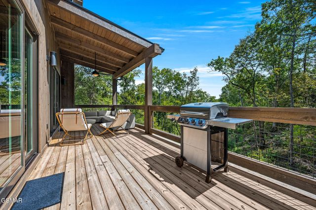 2118 Megan Ridge Drive, Sevierville, TN 37862