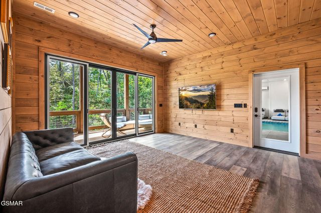 2118 Megan Ridge Drive, Sevierville, TN 37862