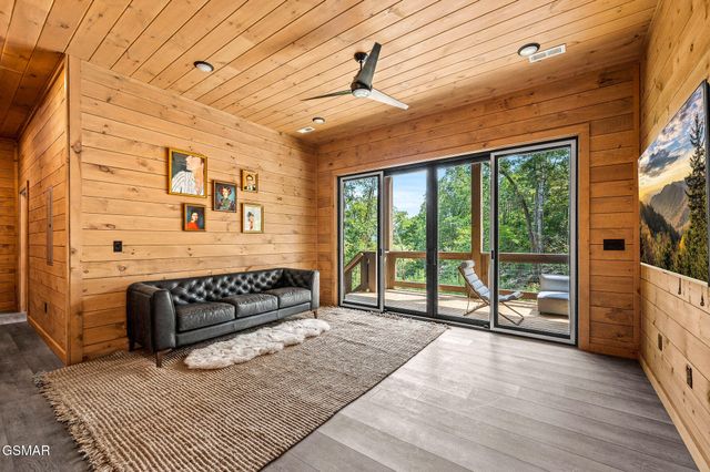 2118 Megan Ridge Drive, Sevierville, TN 37862