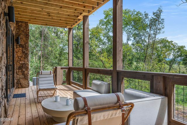 2118 Megan Ridge Drive, Sevierville, TN 37862