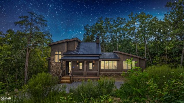 2118 Megan Ridge Drive, Sevierville, TN 37862