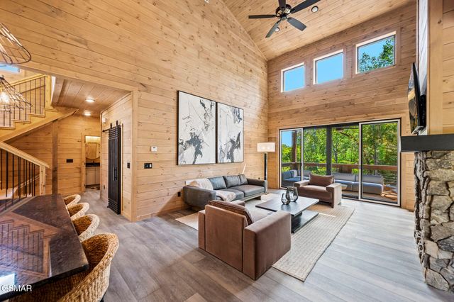 2118 Megan Ridge Drive, Sevierville, TN 37862