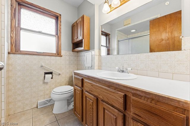 681 Newton Avenue, Barberton, OH 44203