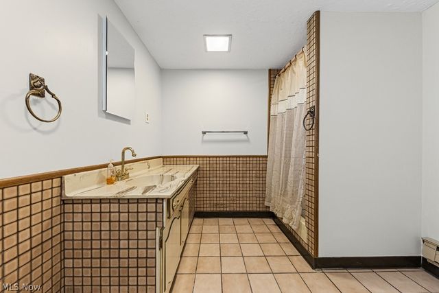 681 Newton Avenue, Barberton, OH 44203