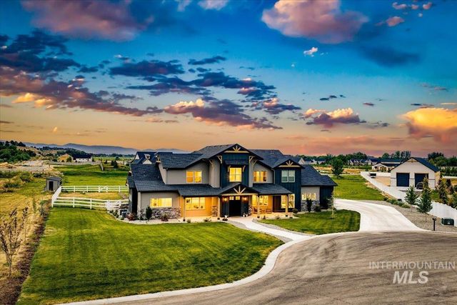738 Blue Meadows Ct, Middleton, ID 83644