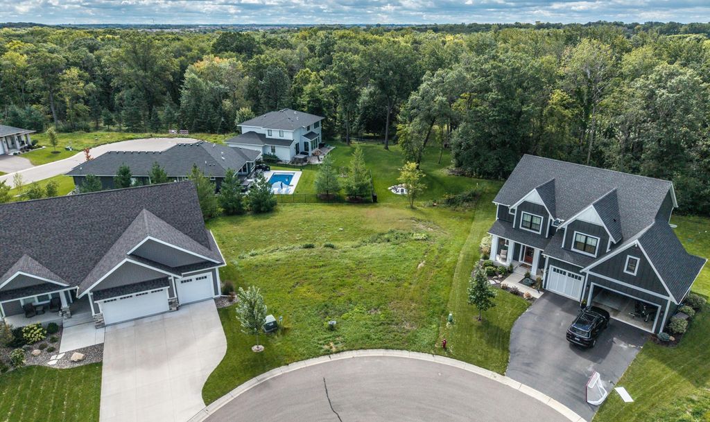 11732 Azure Circle, Inver Grove Heights, MN 55077