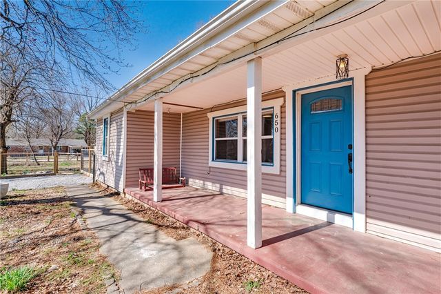 650 E McClinton Street, Fayetteville, AR 72701