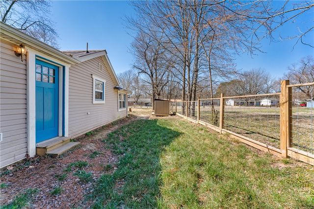 650 E McClinton Street, Fayetteville, AR 72701